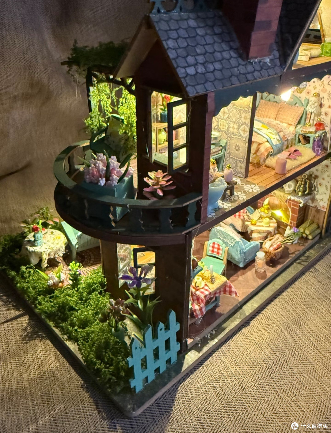 耗时六十小时的微缩小屋礼物