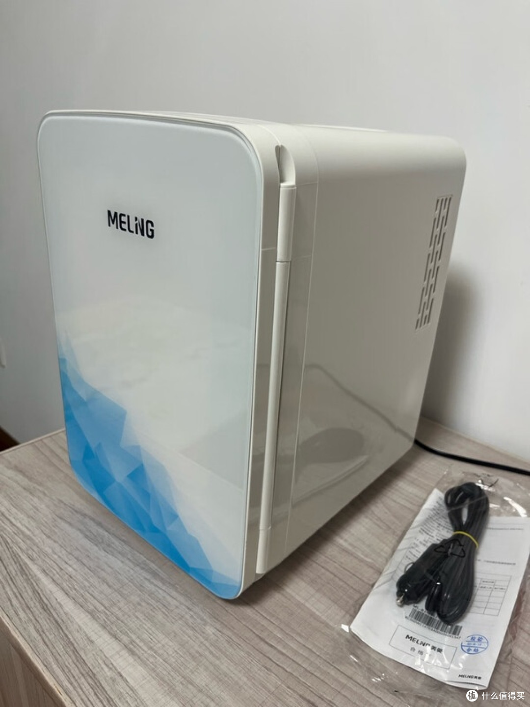 美菱冰川冰箱,颜值与实用兼备?