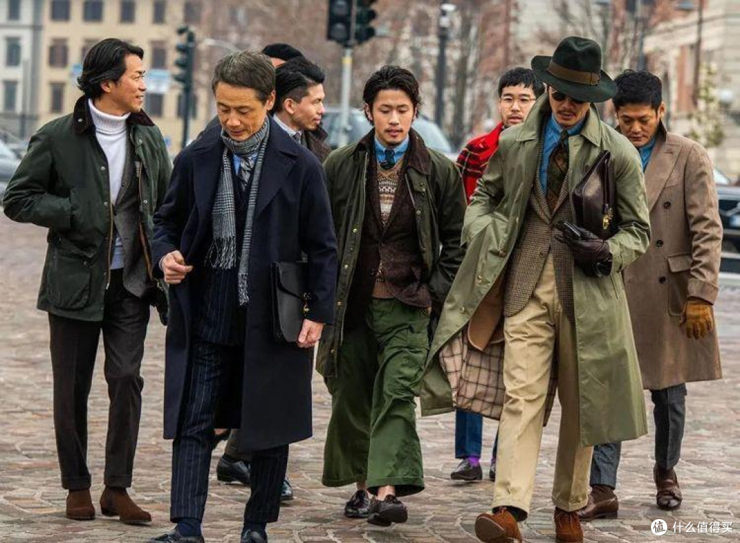 等到了中年学日本男人的打扮:衣不花、裤穿宽、发不乱,绅士有型
