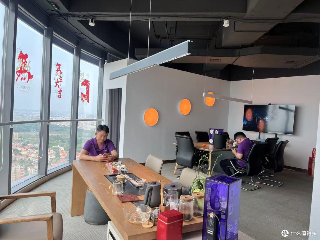 精装房不想砸墙布线,如何组建一套无延迟的无线家庭影院?