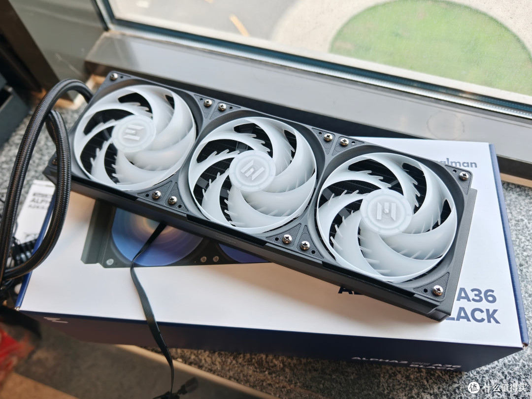 小机箱也能塞下高性能?我终于装出了一台理想中的MATX主机