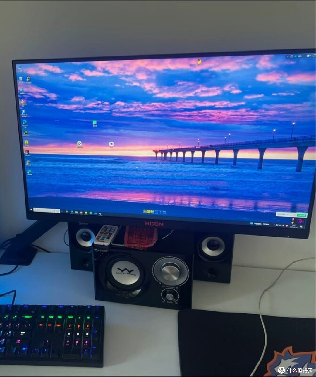 AOC AGON 27寸电竞屏:颜值与性能兼备?