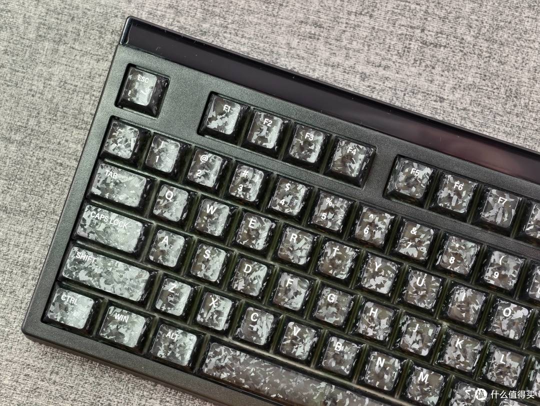 机械键盘也上大灯箱,中配颜值水桶键盘该长啥样?