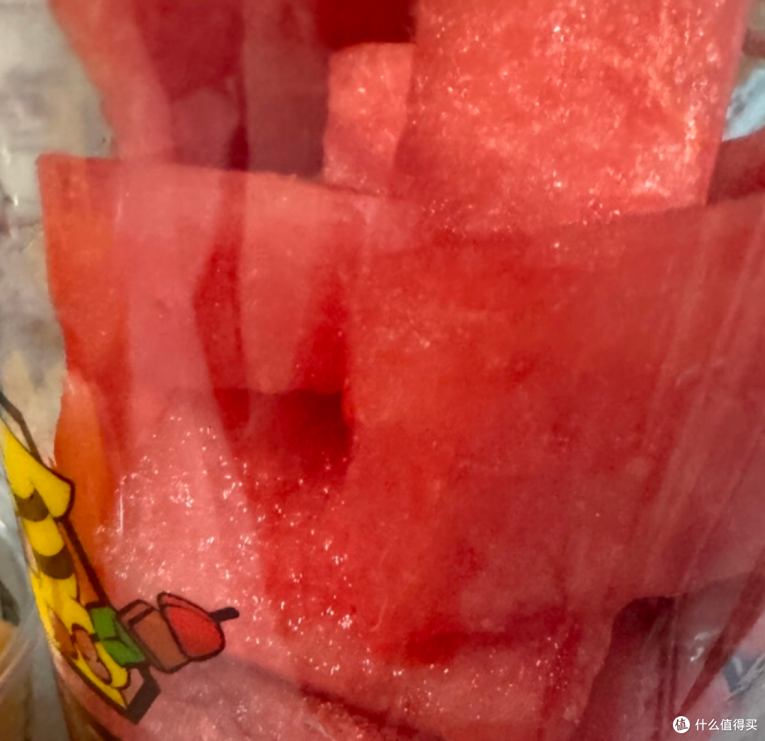 啃着西瓜吹着风，今天啥也没干也很快乐🍉
