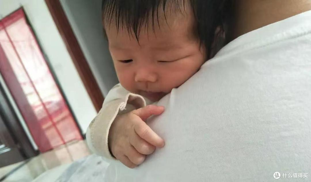 宝宝吐奶后还要拍嗝吗？别做错了，二胎妈妈告诉你正确做法