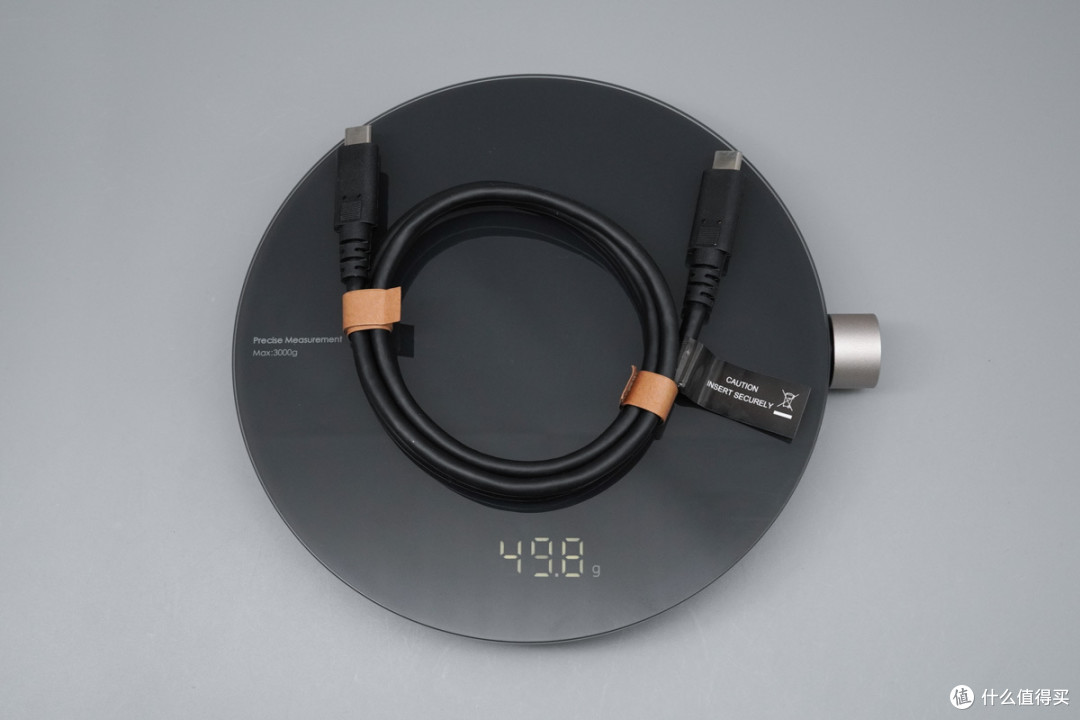 20Gbps+240W快充,三星显示器配机线评测