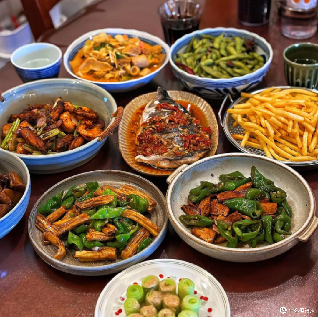 忙活一下午，看到这桌菜值了🥘