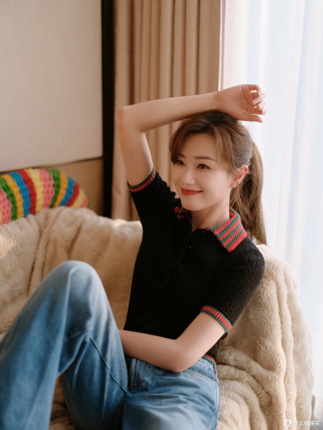万茜留回长发后,好像换了个人!穿抹胸裙好惊艳,美到差点认不出