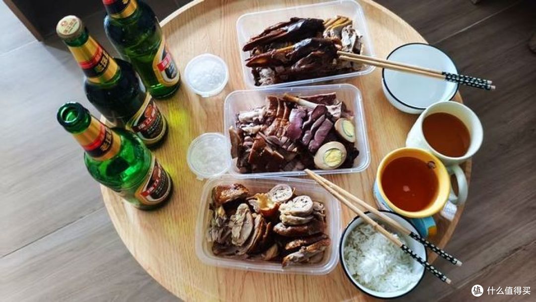 新疆人在广州,第一次喝老珠江啤酒,看看搭配哪种广州美食?