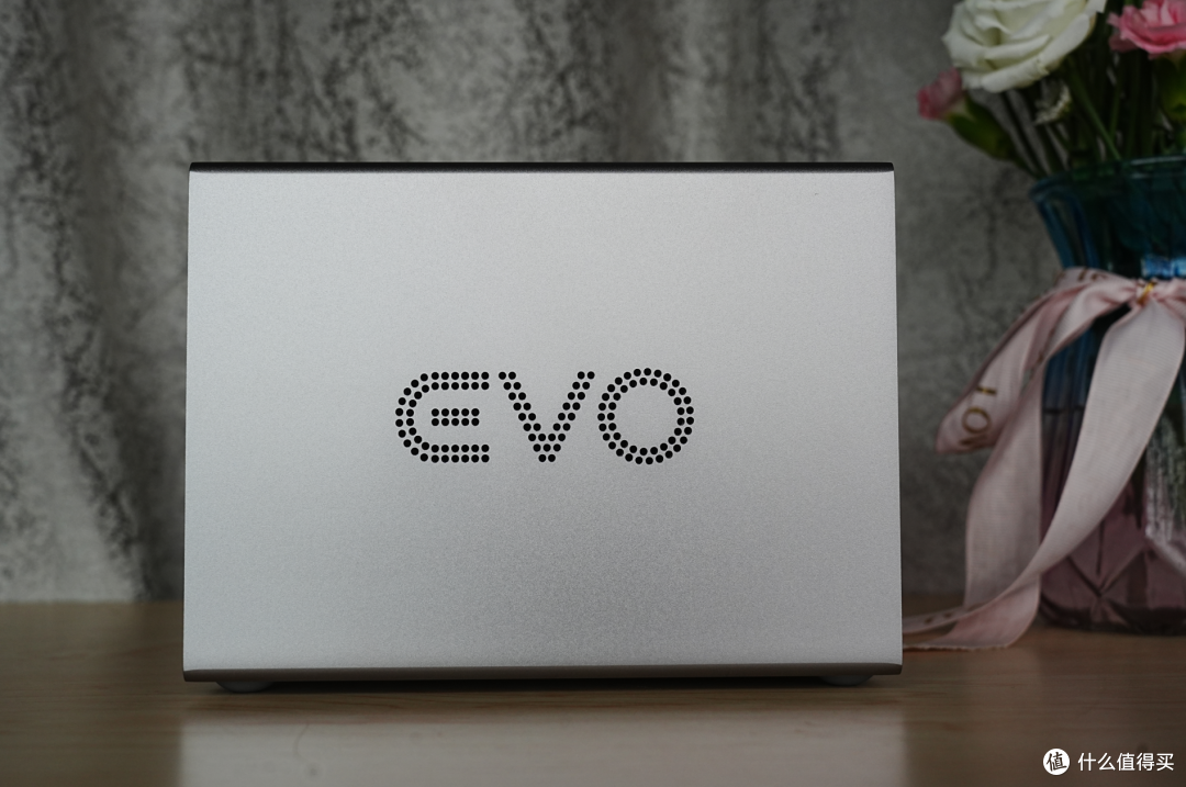 何止是小!深度体验飞牛EVO4 NAS之后,我发现它比想象中更能打!