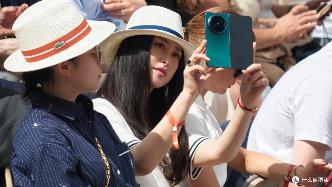 vivo X Fold6真机泄露,硬件配置全曝光