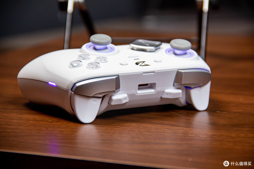 这可能是争议最大的200元手柄:有人吹爆,有人直接退货