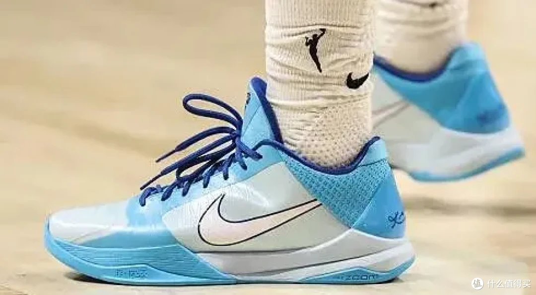 【NBA每日上脚】又双叒叕出新款!克拉克的科比专属没完了?