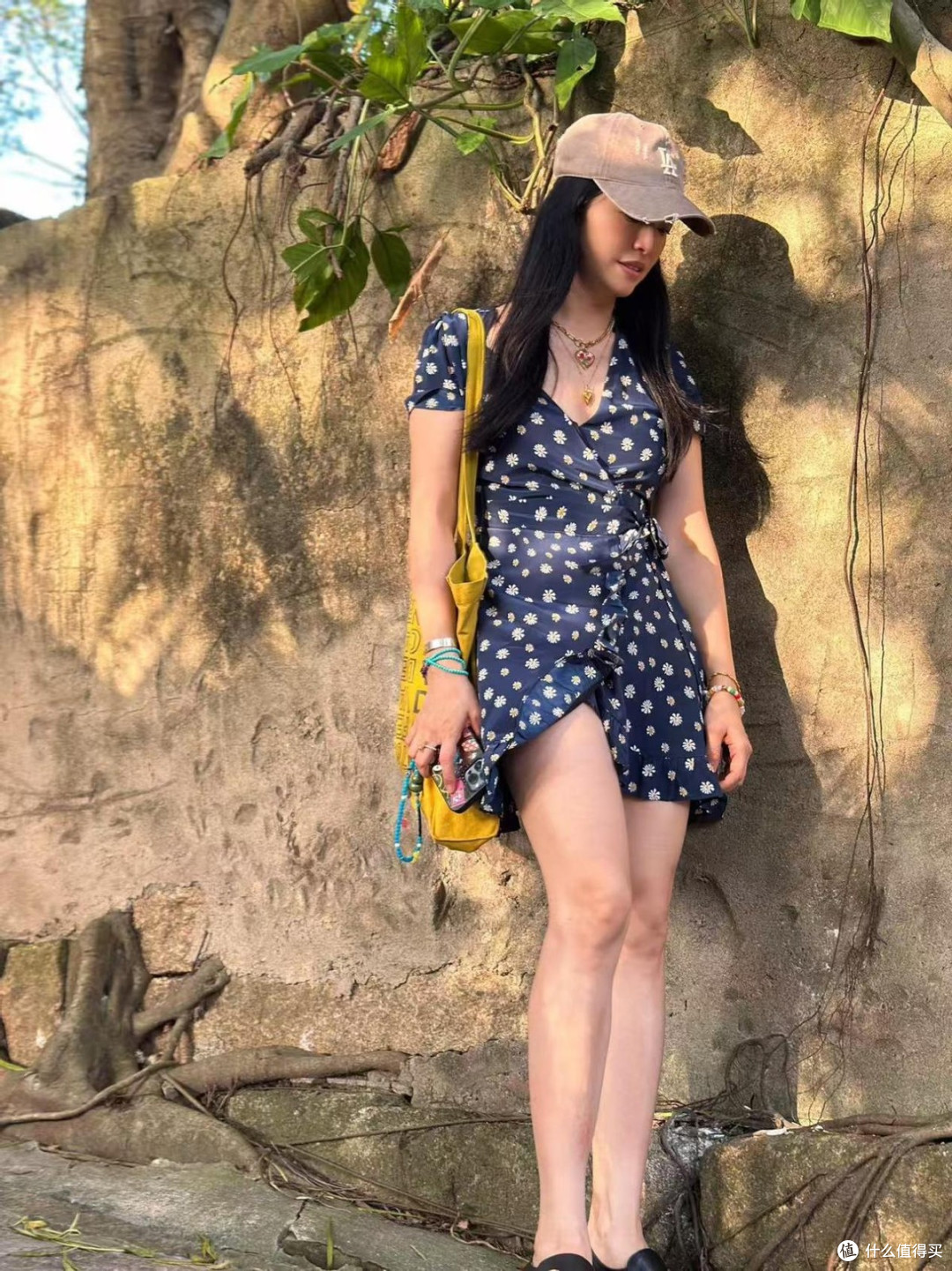 姚晨带火了夏日3件套:背心+豹纹裙+棒球帽,真的时髦洋气又高级