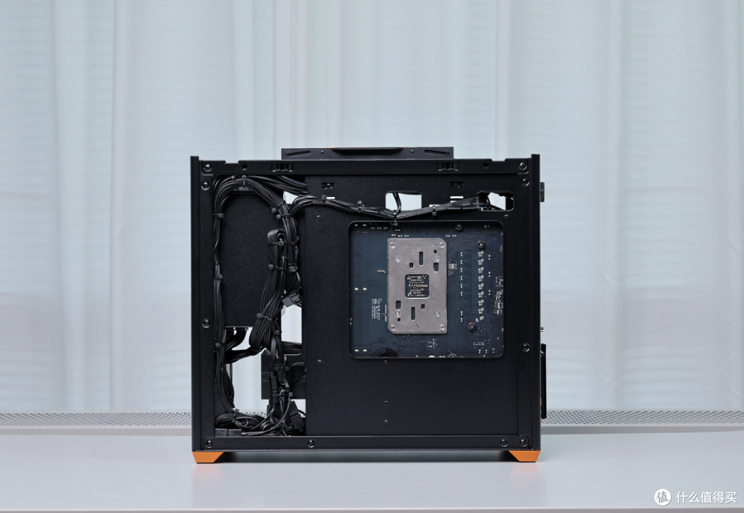 帮朋友攒一台1.7W的桌面主机:98X3D+5080+P80 Mesh防毛大师机箱