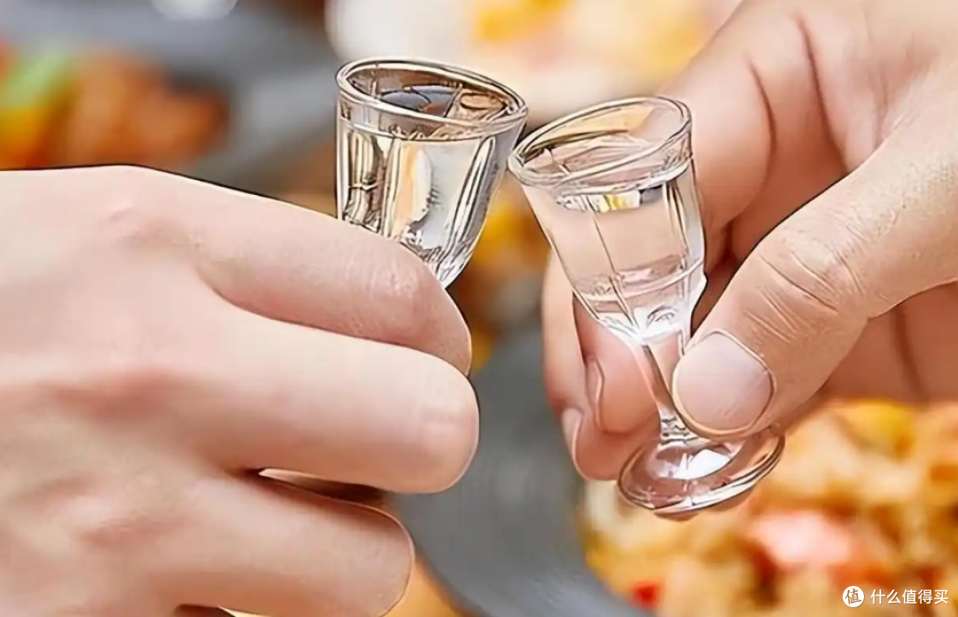 不想等大促又想喝正品?日常买白酒红酒哪个平台更划算?