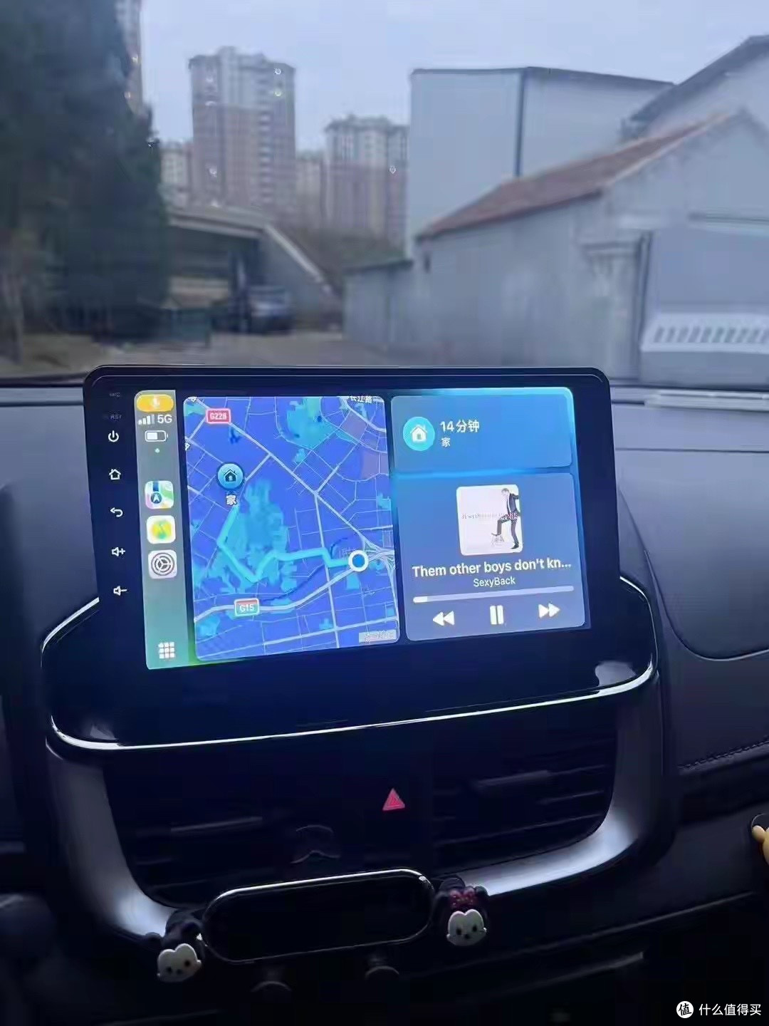 车机大屏能追剧了!iOS 27解锁CarPlay新功能,有严格限制
