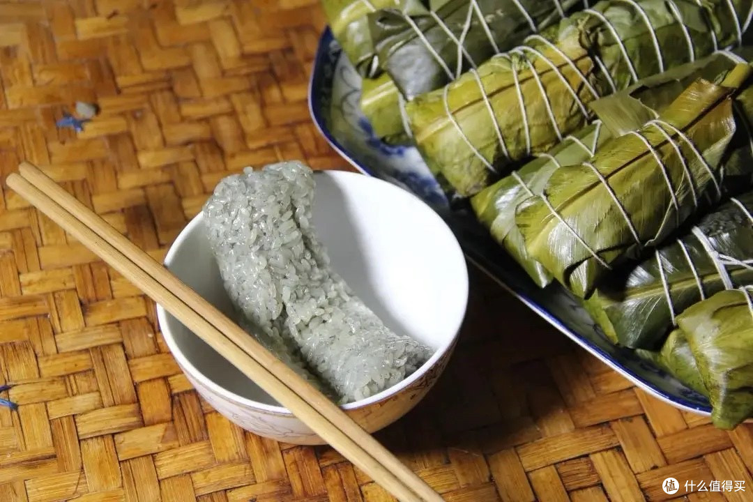 粽界“核爆”:当吉林大姐掏出只蛤蟆,千年咸甜之争瞬间化为笑谈