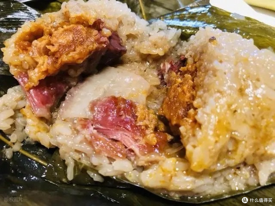 粽界“核爆”:当吉林大姐掏出只蛤蟆,千年咸甜之争瞬间化为笑谈