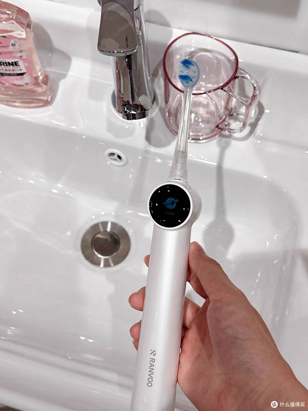 电动牙刷冲牙器二合一,清洁更彻底