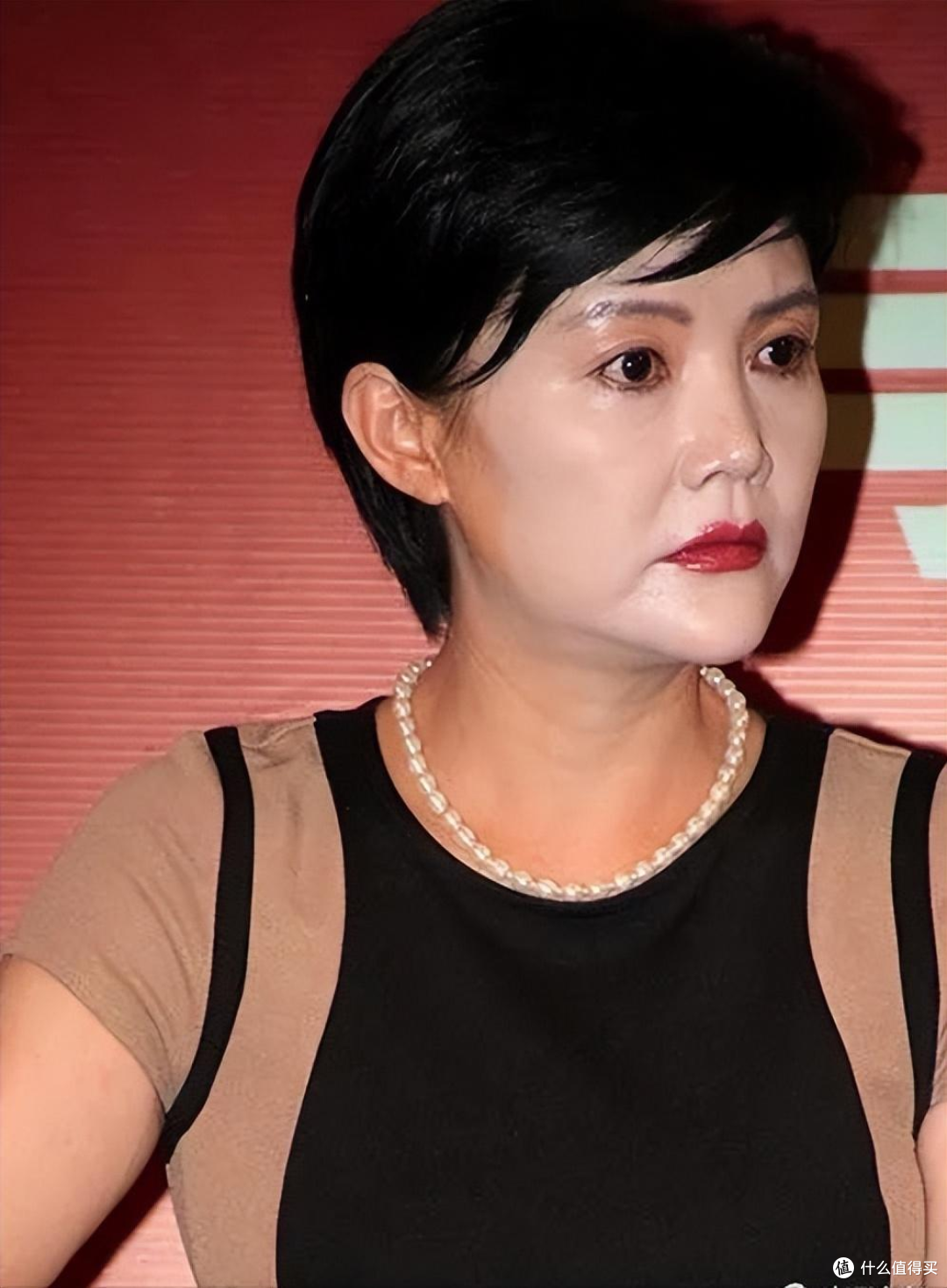 为什么同样是大妈,有的看起来美如少女,而有人怎么打扮都显老?