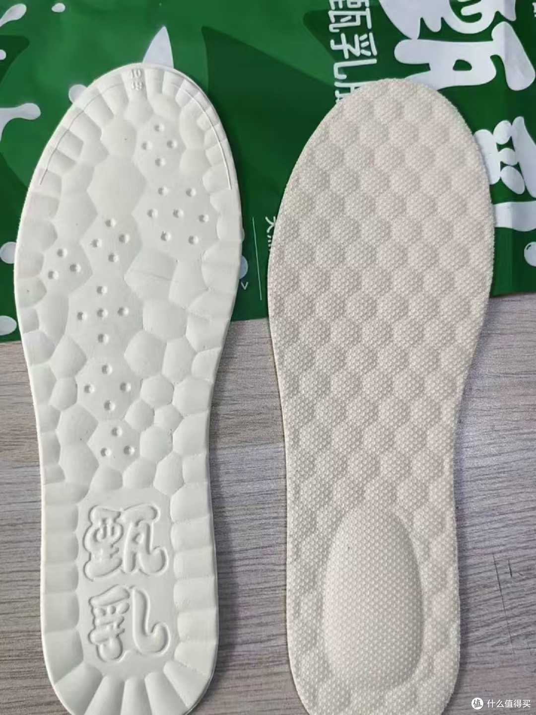 夏天单鞋光脚救星!1mm 超薄乳胶鞋垫,清爽不粘脚