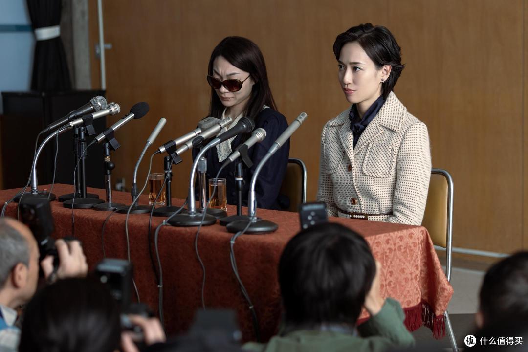 前半生被骗,后半生骗尽天下!Netflix这部新剧用“毒”字封神