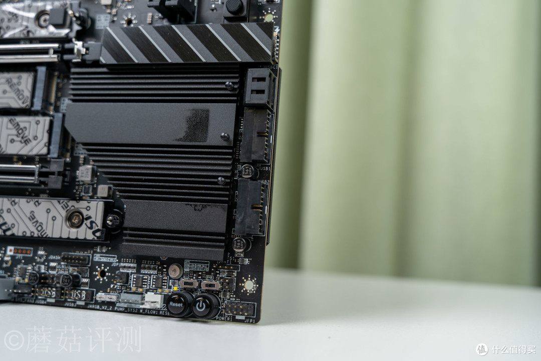 X870E主板中的满级大佬，微星MEG X870E UNIFY-X MAX主板拆解评测