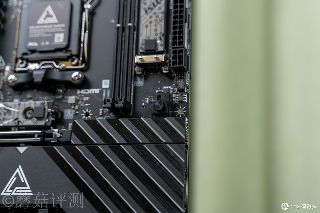 X870E主板中的满级大佬，微星MEG X870E UNIFY-X MAX主板拆解评测