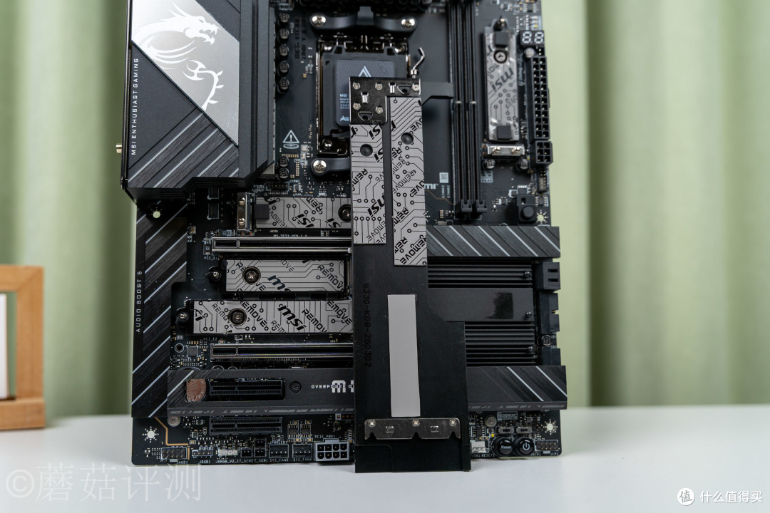 X870E主板中的满级大佬，微星MEG X870E UNIFY-X MAX主板拆解评测