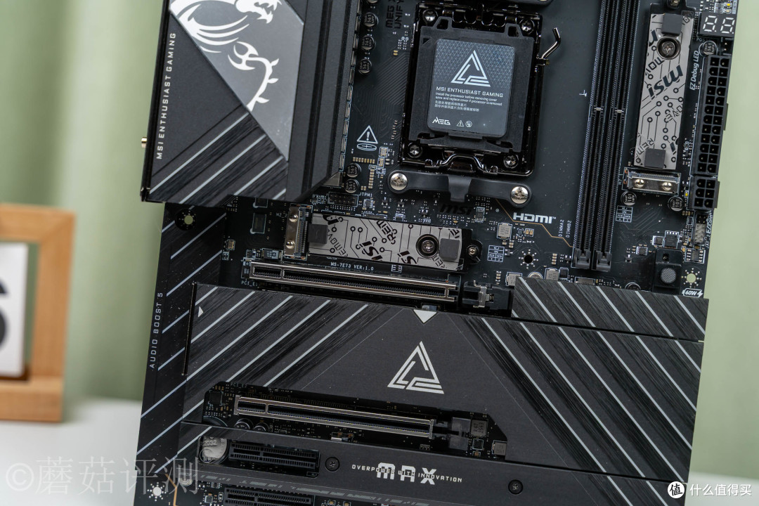 X870E主板中的满级大佬，微星MEG X870E UNIFY-X MAX主板拆解评测