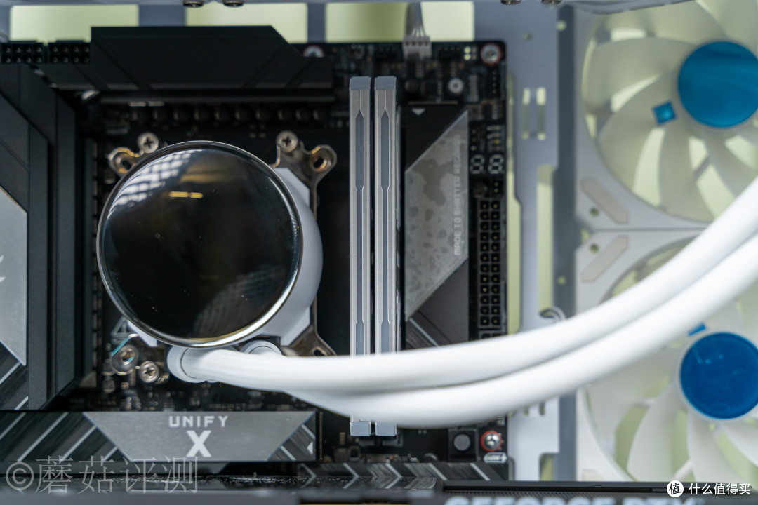 X870E主板中的满级大佬，微星MEG X870E UNIFY-X MAX主板拆解评测