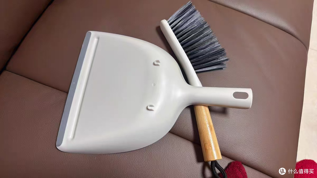 拒绝无效家务🧹这把竹柄小扫把治愈了我的桌面焦虑✨