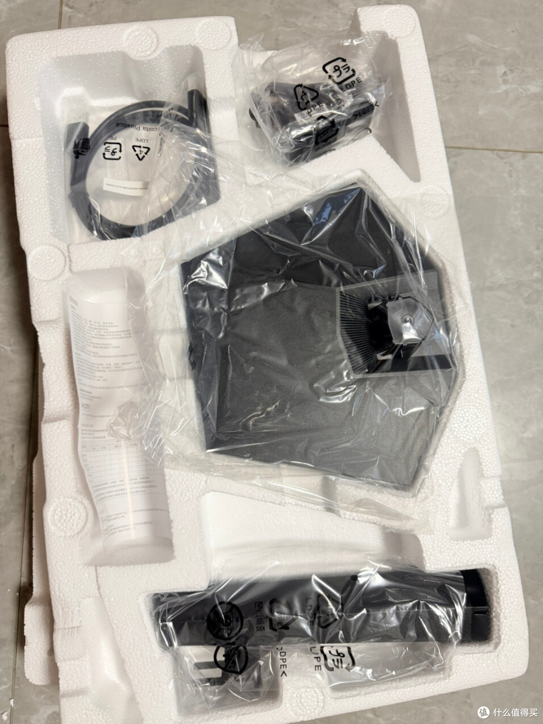 入门电竞闭眼入，HKC C24H3S经典版深度千元内显示器全测评