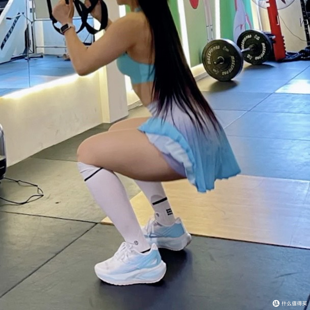 乔丹小白鞋:健身房踩了3天,我敢说这是通勤+训练双料“懒人鞋”
