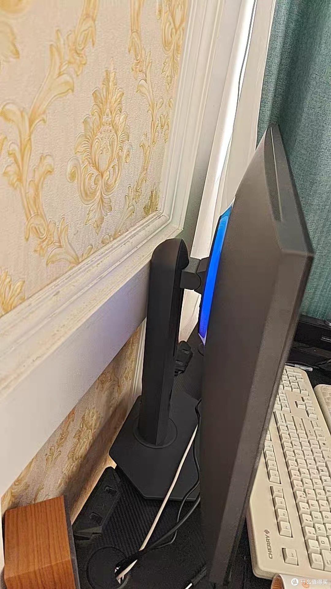 纠结怪狂喜:一键切4K/320Hz,这显示器把“分裂”玩明白了