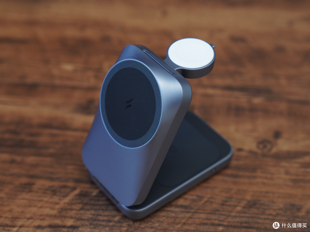 苹果全家桶用户冲!Anker Prime三折叠风冷无线充+磁吸充电宝分享
