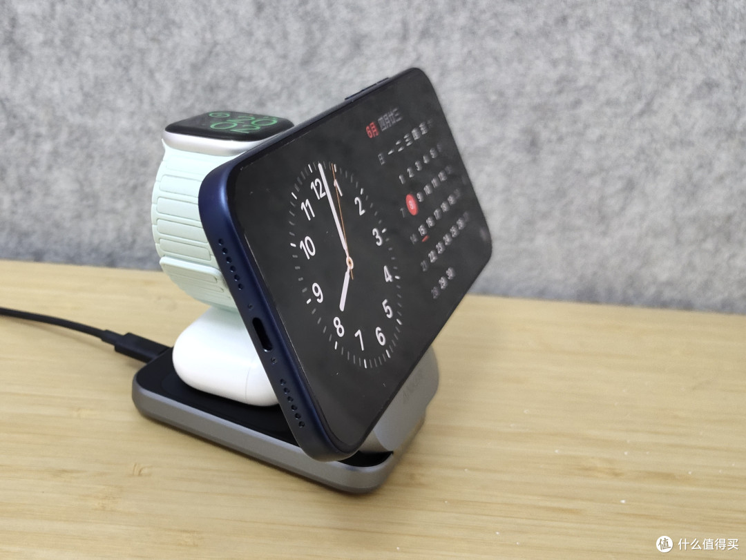 苹果全家桶用户冲!Anker Prime三折叠风冷无线充+磁吸充电宝分享