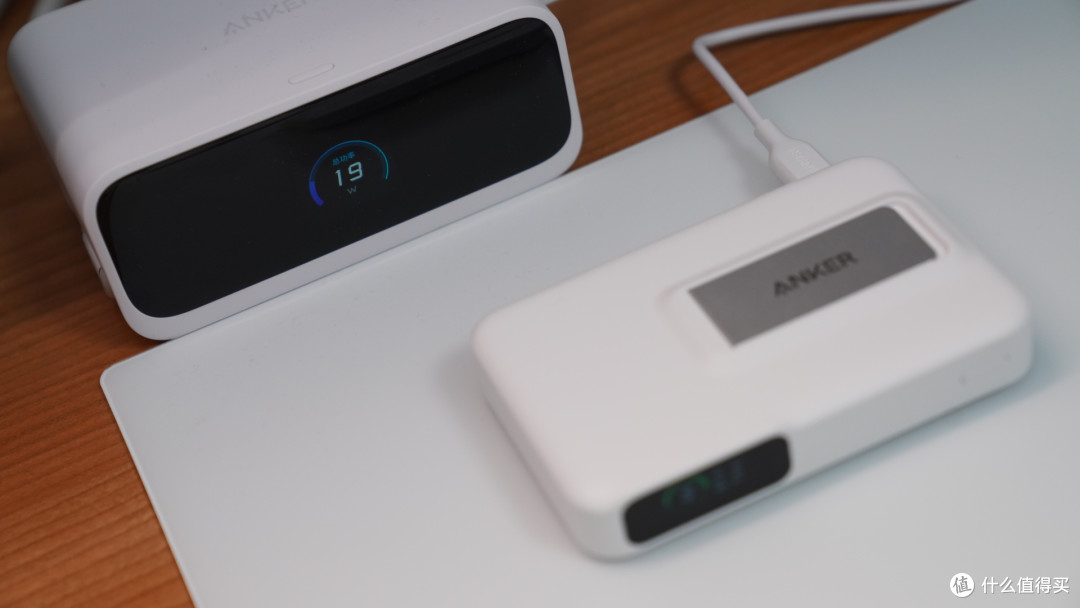 苹果全家桶用户冲!Anker Prime三折叠风冷无线充+磁吸充电宝分享