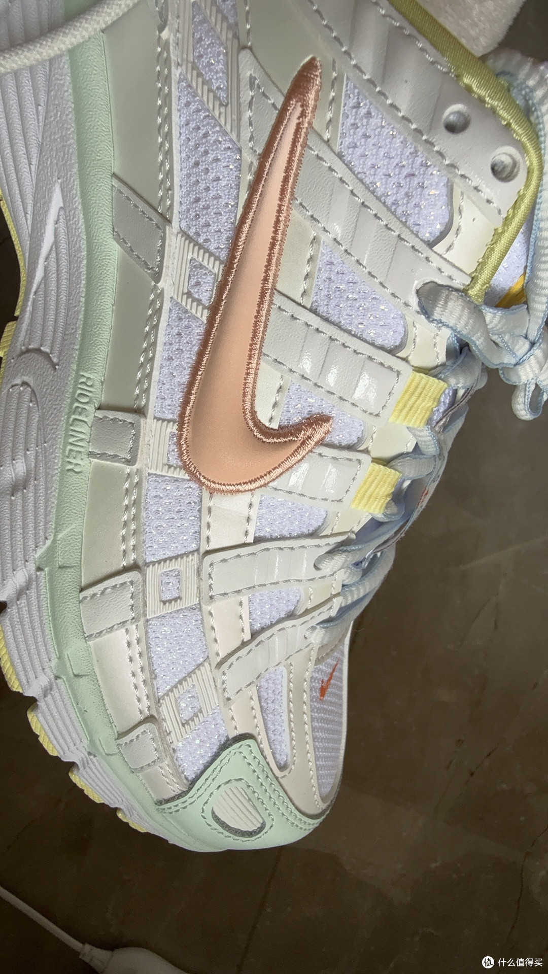 拿到这双Nike P-6000，我就爱上它了！上脚就脱不下来了。 