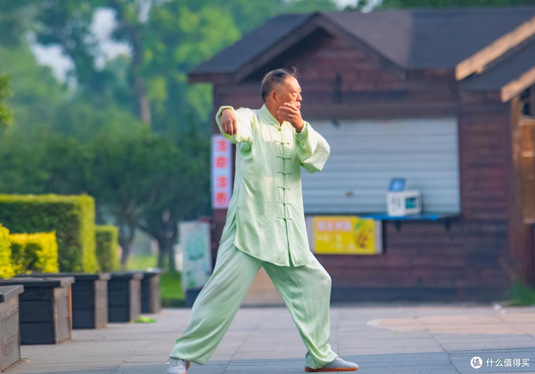 血压高的人,真正管用的是把「坐着伤血管」这件事先停下来!