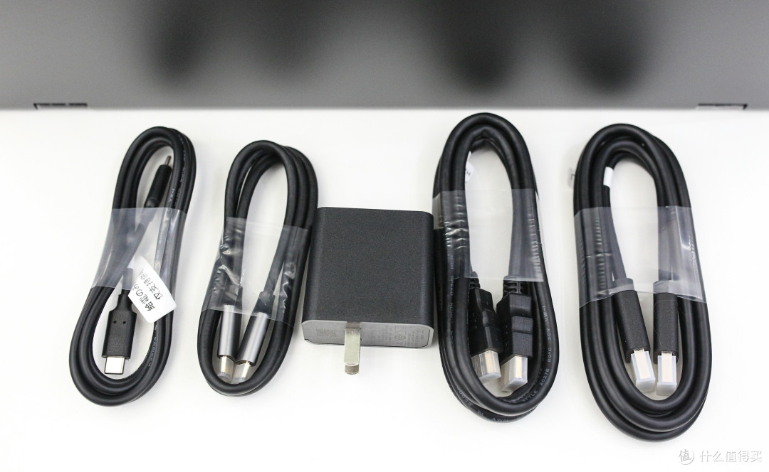 用雕塑家 MQ18LT 折叠双屏显示器后,我的桌面不再“窗口打架”了
