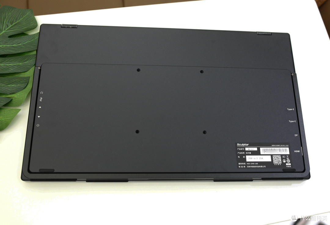 用雕塑家 MQ18LT 折叠双屏显示器后,我的桌面不再“窗口打架”了