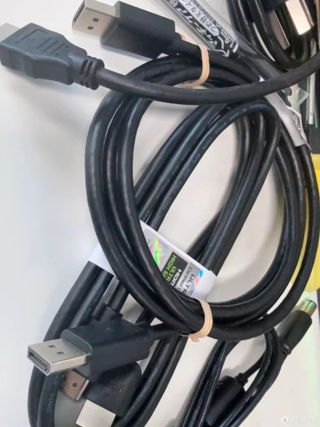 27寸4K MiniLED显示器，游戏与创作兼得