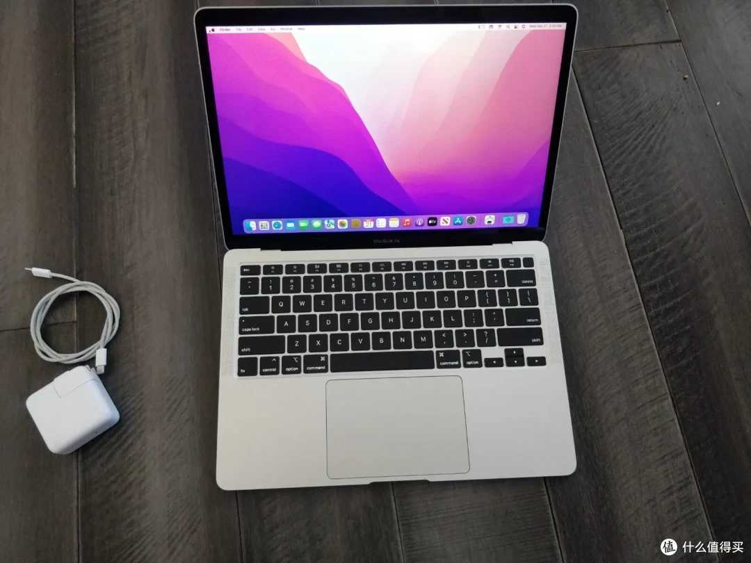 坚持了十几年,苹果终于要给 MacBook 加触屏?
