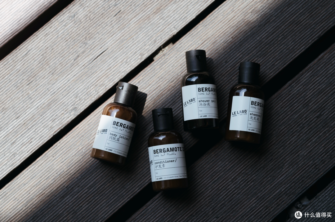 茶园中醒来,松林里入睡。今天是这家火了十多年的酒店