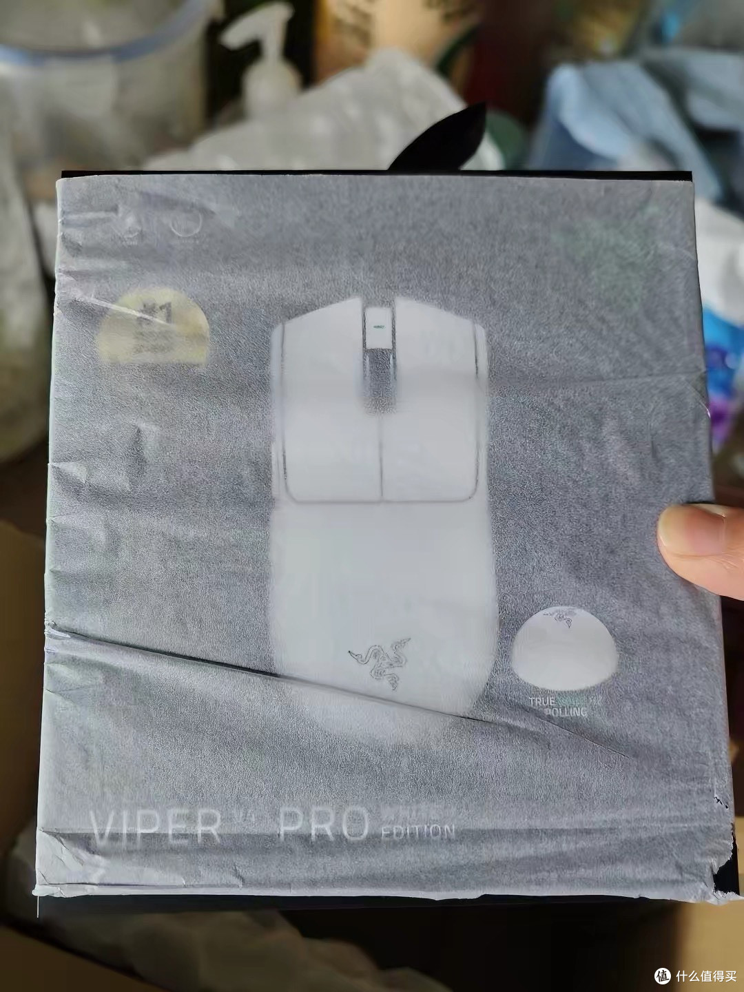 618换雷蛇毒蝰 V4 Pro：轻到“像没拿东西”，但又稳得离谱