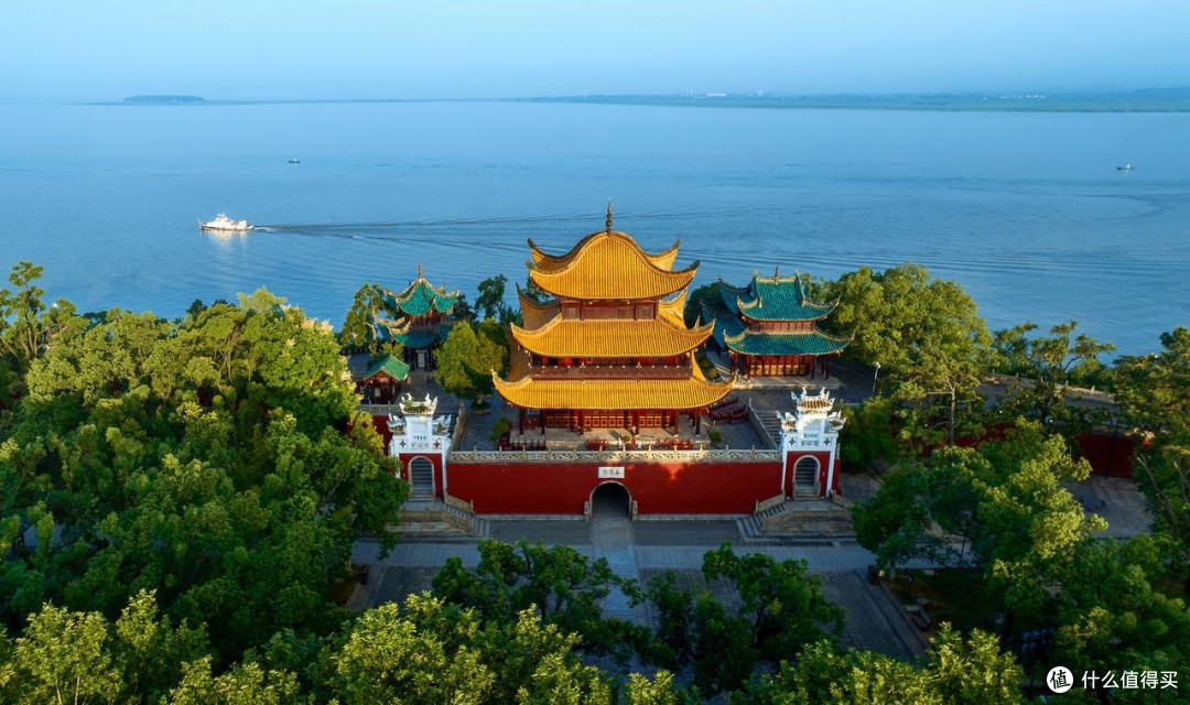 岳阳楼：古建筑与洞庭湖景