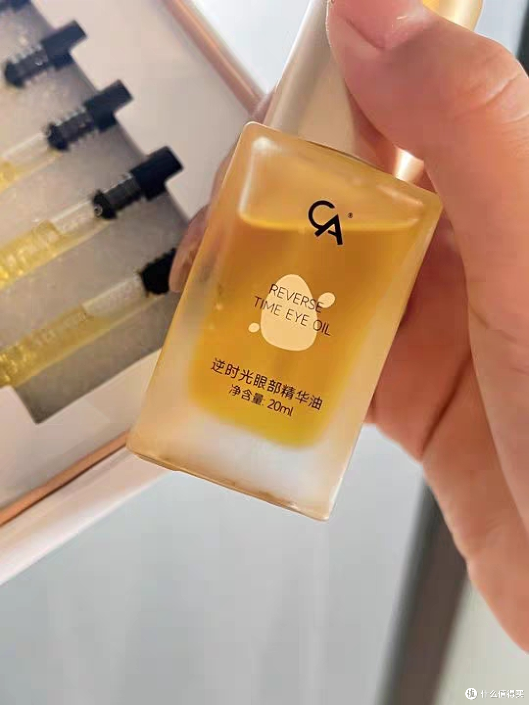 淡纹紧致眼油推荐,3款清爽眼油淡顽固干纹提拉眼周远离衰老眼态