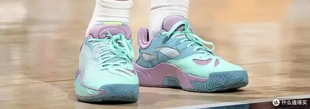 【NBA每日上脚】奥尼尔就这么被比下去了?锐步第一骚来了!